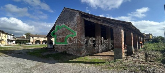 10 rooms House in Mairago, Italy No. 12674 5