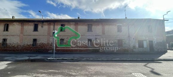 10 rooms House in Mairago, Italy No. 12674 4