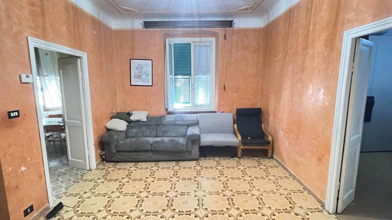 3 rooms Apartment in Genoa, Italy No. 116912