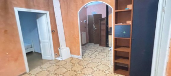 3 rooms Apartment in Genoa, Italy No. 116912 2