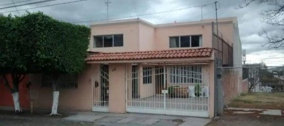 Casa de 4 dormitorios en Querétaro, Mexico No. 188555 2