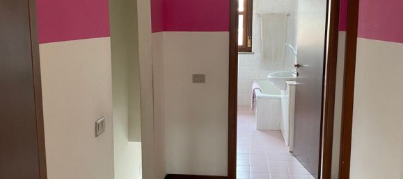 5 rooms Duplex in Prato, Italy No. 45963 8