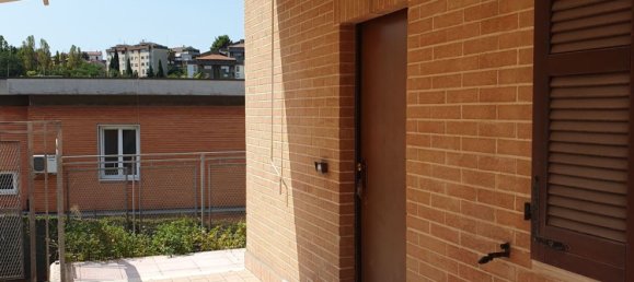 2 rooms Apartment in Ancona, Italy No. 302825 2