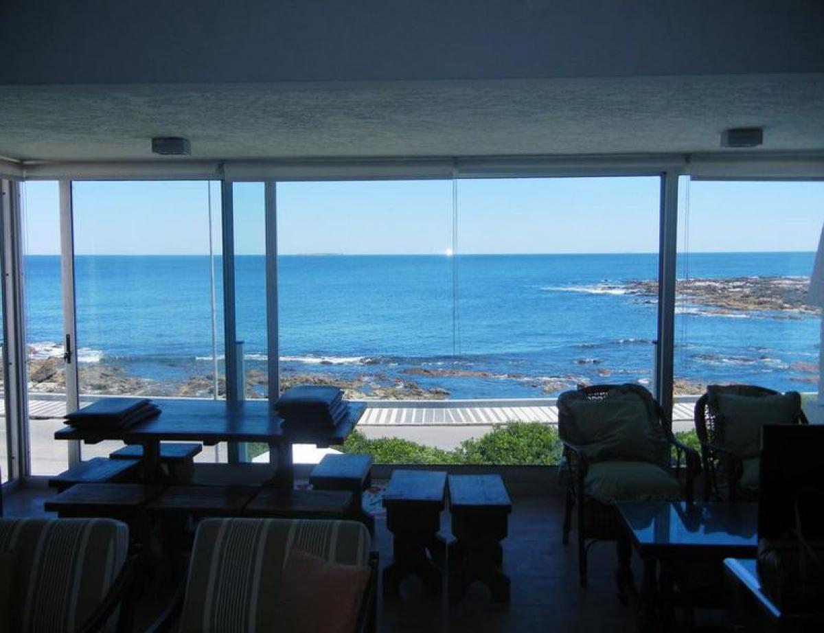 Apartamento de 2 dormitorios en Maldonado, Uruguay No. 9269