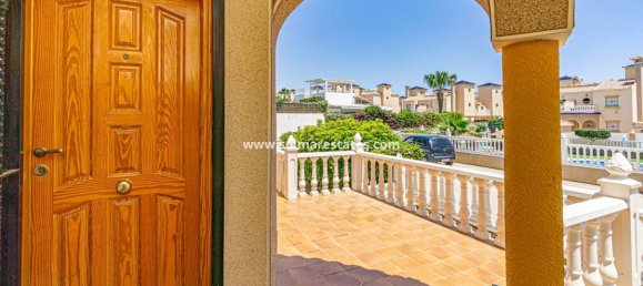 3 bedrooms Villa in Alicante, Spain No. 181619 5