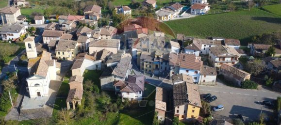 3 bedrooms House in Vernasca, Italy No. 308667 4