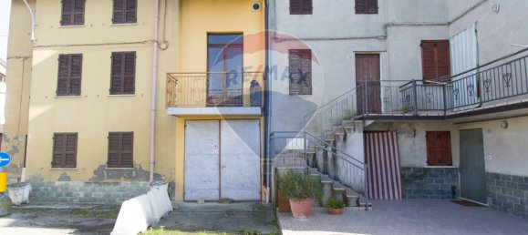 3 bedrooms House in Vernasca, Italy No. 308667 5