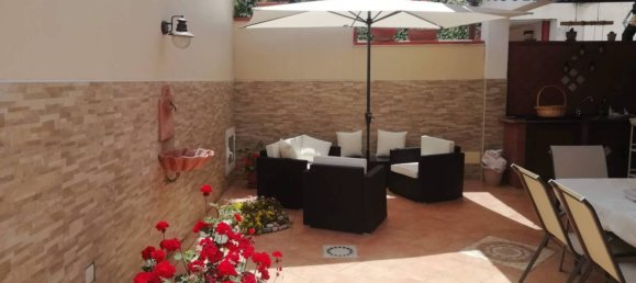 4 bedrooms Villa in Giugliano in Campania, Italy No. 273680 2