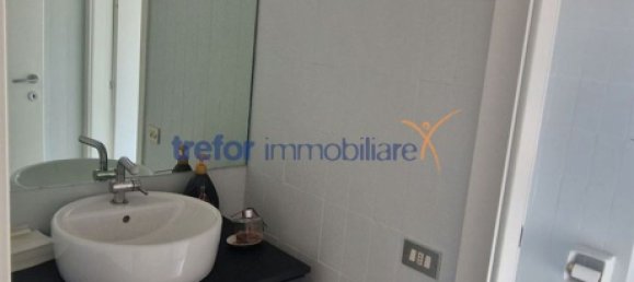 68m² Office in San Donato Milanese, Italy No. 359004 9