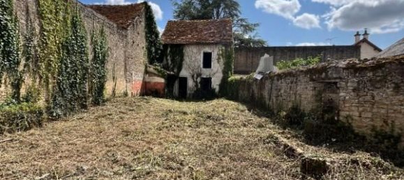 Studio in Nerondes, France No. 247710 7