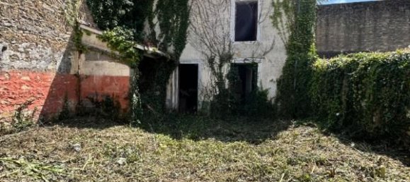 Studio in Nerondes, France No. 247710 8