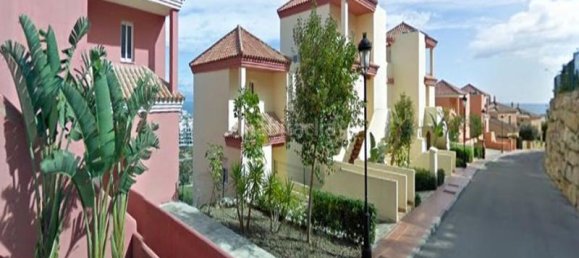 Apartamento de 3 dormitorios en La Duquesa, Spain No. 87773 2