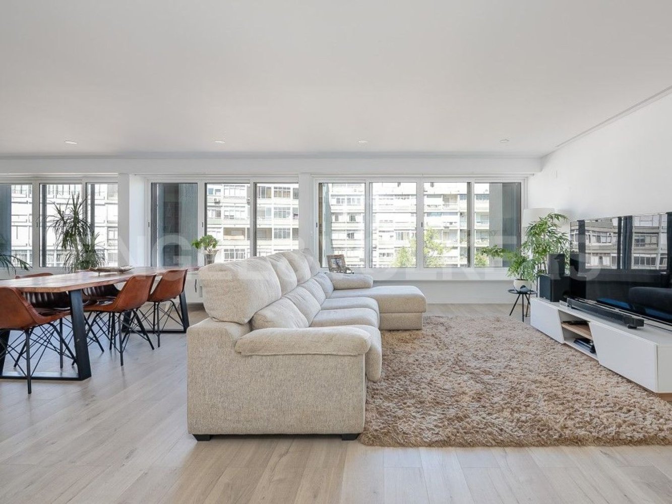 4 bedrooms Apartment in Lisbon, Portugal No. 86913