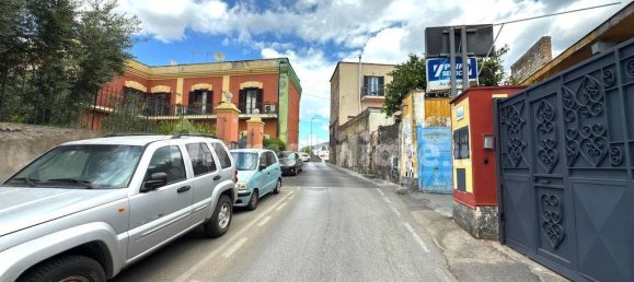 Коммерческая недвижимость с 1 комнатой в Портичи, Италия № 286993 4