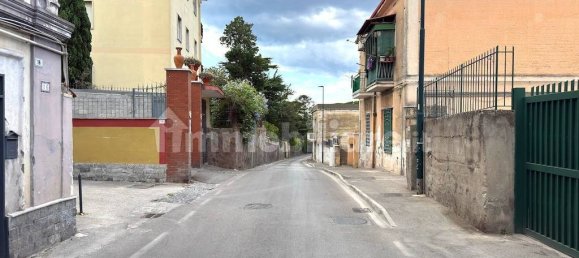 Коммерческая недвижимость с 1 комнатой в Портичи, Италия № 286993 3