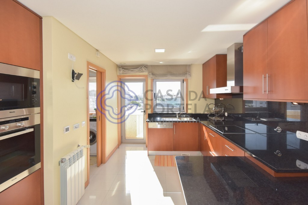 4 bedrooms Apartment in Vila Nova de Gaia, Portugal No. 49066