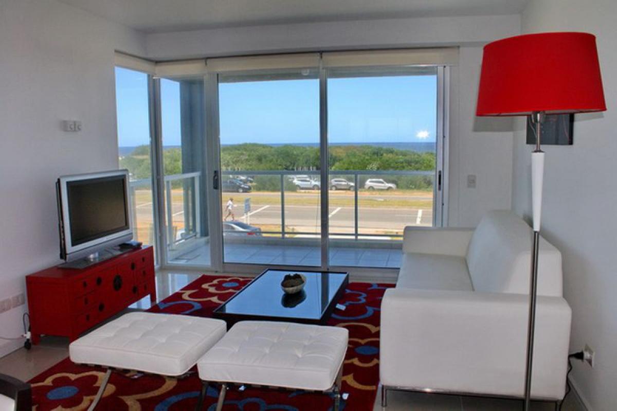 3 bedrooms Apartment in Maldonado, Uruguay No. 12157
