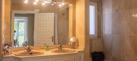 5 bedrooms House in Cadiz, Spain No. 29236 65