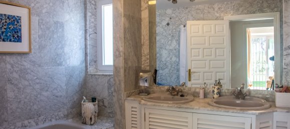 5 bedrooms House in Cadiz, Spain No. 29236 64