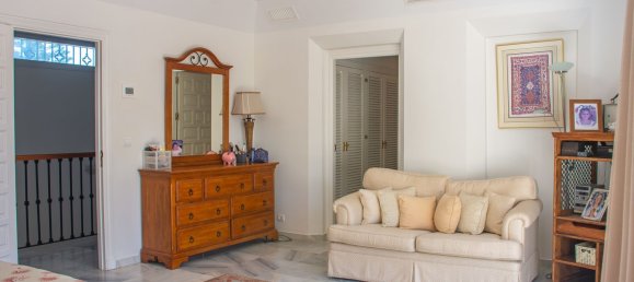 5 bedrooms House in Cadiz, Spain No. 29236 76