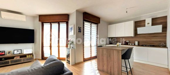 2 bedrooms Apartment in Cologno Monzese, Italy No. 64354 6