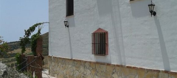 2 bedrooms House in Alcaucin, Spain No. 45156 4