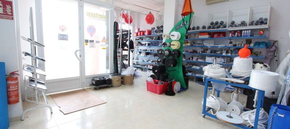 Propiedad comercial de 1 dormitorio en Guardamar del Segura, Spain No. 93348 3