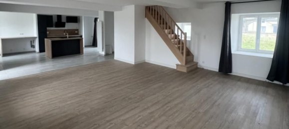 4 Schlafzimmer Haus in Le Theil-de-Bretagne, France, Nr. 203024 2