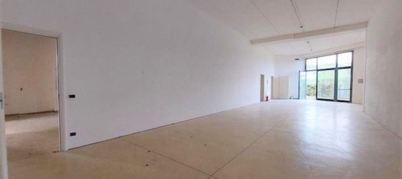 550m² Warehouse in Porto San Giorgio, Italy No. 375068 14