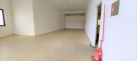 550m² Warehouse in Porto San Giorgio, Italy No. 375068 13