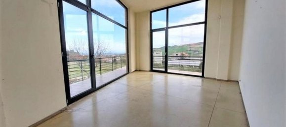 550m² Warehouse in Porto San Giorgio, Italy No. 375068 3