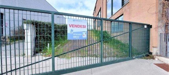 550m² Warehouse in Porto San Giorgio, Italy No. 375068 20