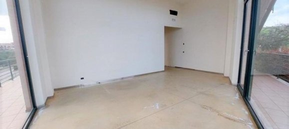 550m² Warehouse in Porto San Giorgio, Italy No. 375068 4