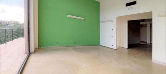 550m² Warehouse in Porto San Giorgio, Italy No. 375068 8