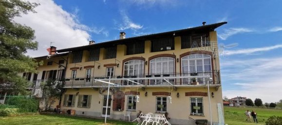 5 bedrooms Apartment in Cirié, Italy No. 372954 3