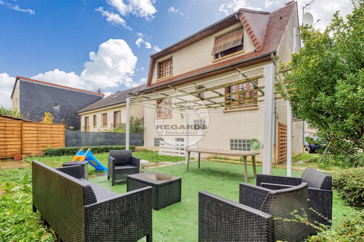 4 Schlafzimmer Haus in Drancy, France, Nr. 163253