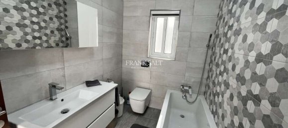 1 غرف نوم بانتهاوس في Luqa, Malta رقم 8161 14