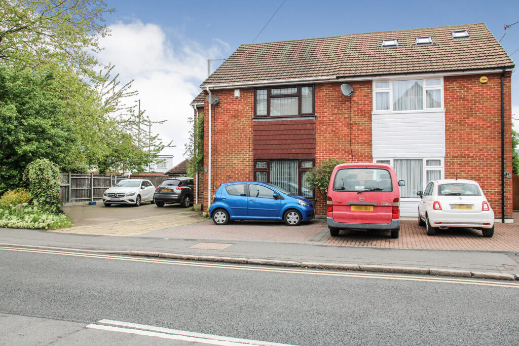 4 bedrooms House in Dartford, United Kingdom No. 10621