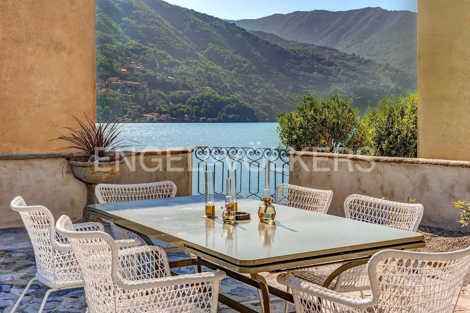 7 rooms Villa in Laglio, Italy No. 134172