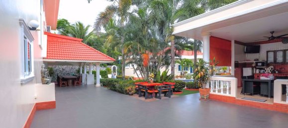 Café/restaurante de 7 dormitorios en Pattaya, Thailand No. 4931 11