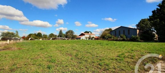 703m² Land in Seris, France No. 216165 4