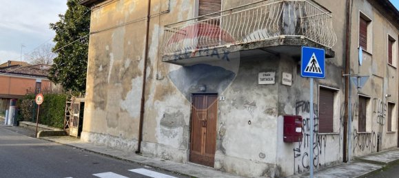 5 bedrooms House in Cadeo, Italy No. 358204 2