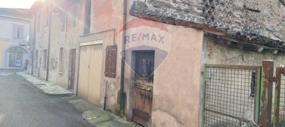 5 bedrooms House in Cadeo, Italy No. 358204 4