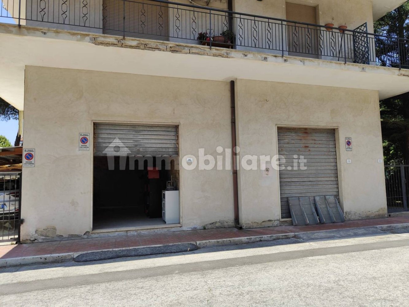 34m² Warehouse in Grottammare, Italy No. 292413