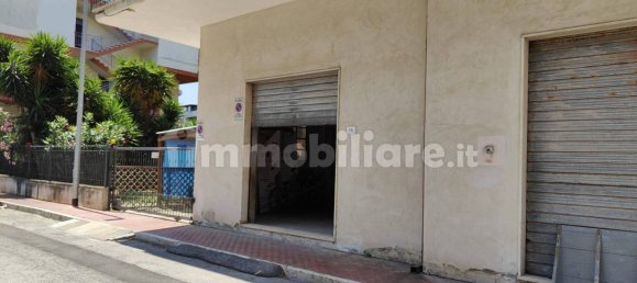 34m² Warehouse in Grottammare, Italy No. 292413 2