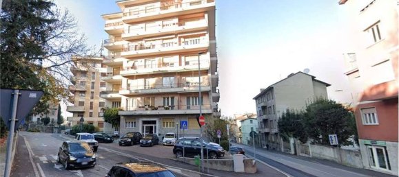 Apartamento de 4 divisões em Varese, Italy N.º 202208 5