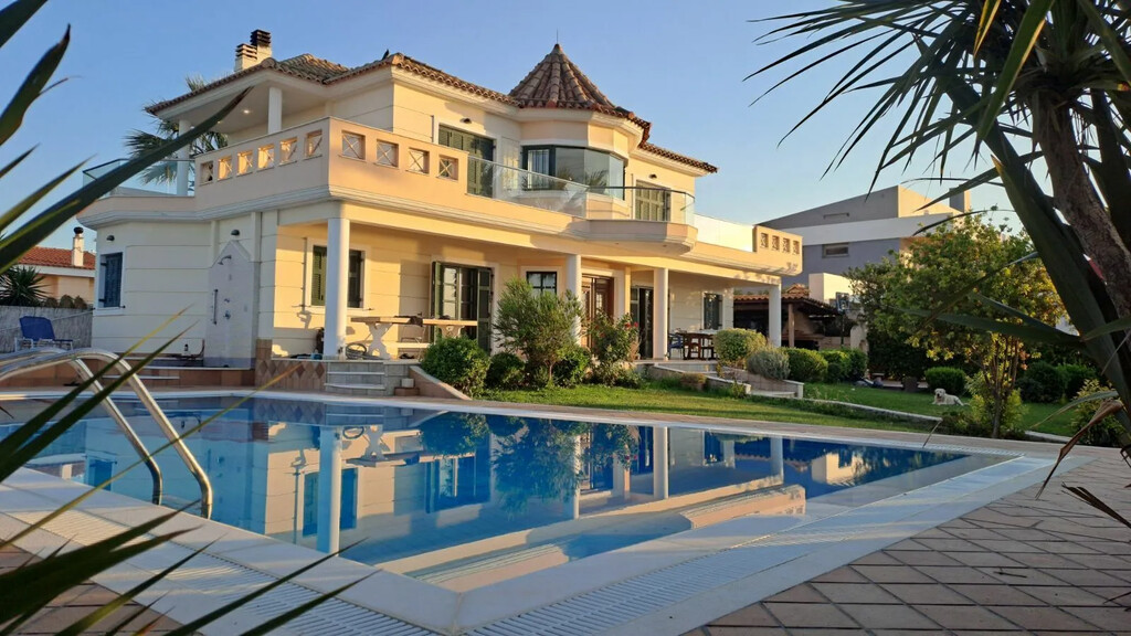 Villa de 4 dormitorios en Oropos, Greece No. 93120