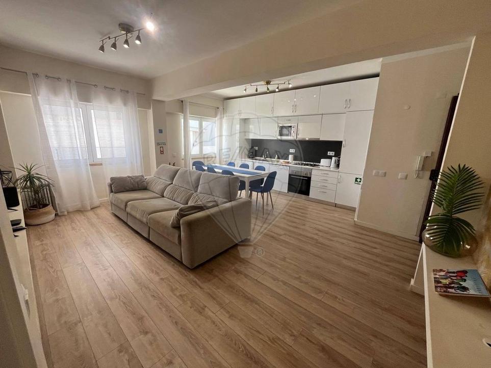 Квартира с 3 спальнями в Оэйраш, Португалия № 265079