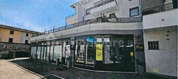 Propiedad comercial de 5 habitaciónes en Udine, Italy No. 296300 2