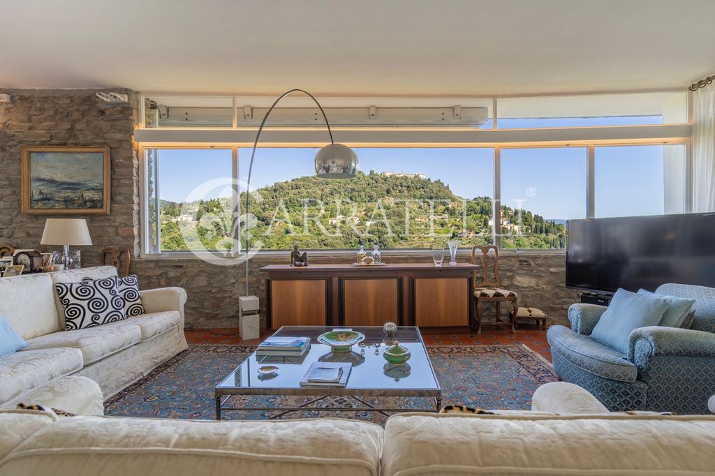 4 bedrooms Apartment in Florence, Italy No. 302704